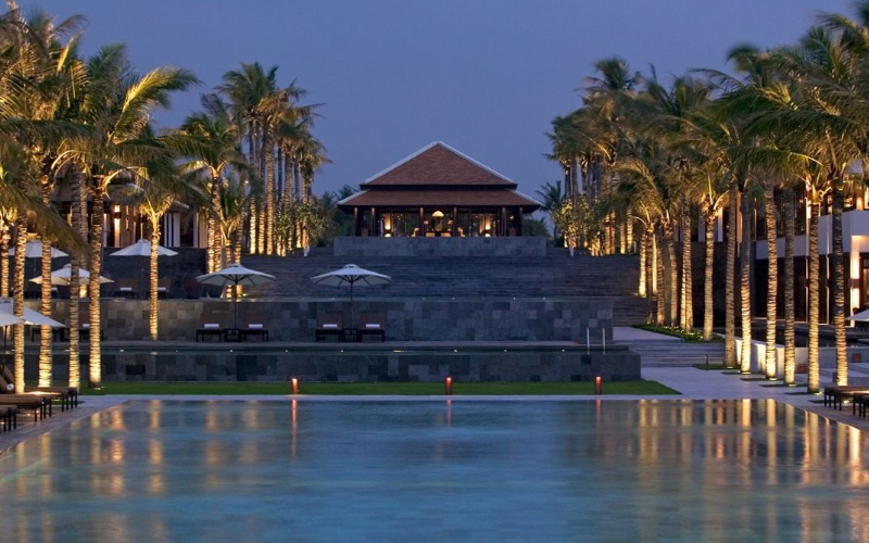 khách sạn cao cấp